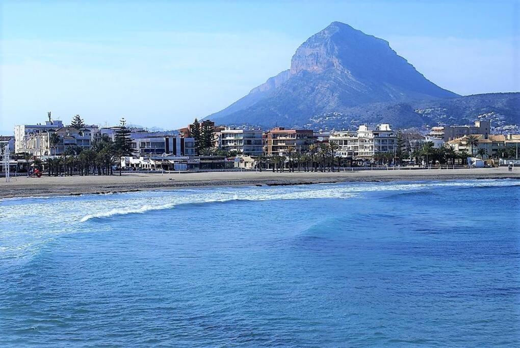 Cozy Walking Distance To The Arenal Apartment